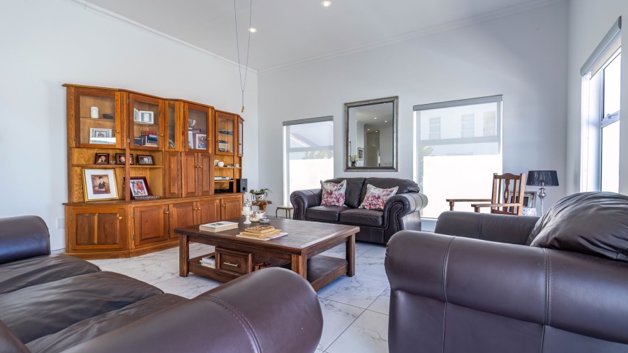 4 Bedroom Property for Sale in Sandy Point Beach Estate Western Cape